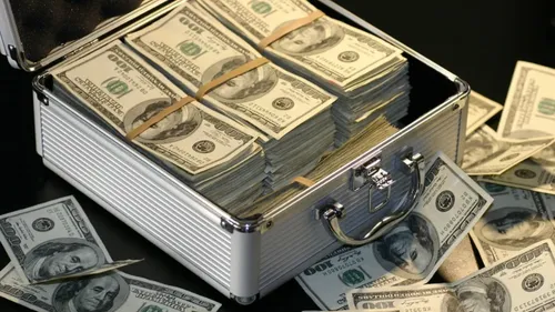 Un butin de 530 000 euros découvert dans des toilettes !